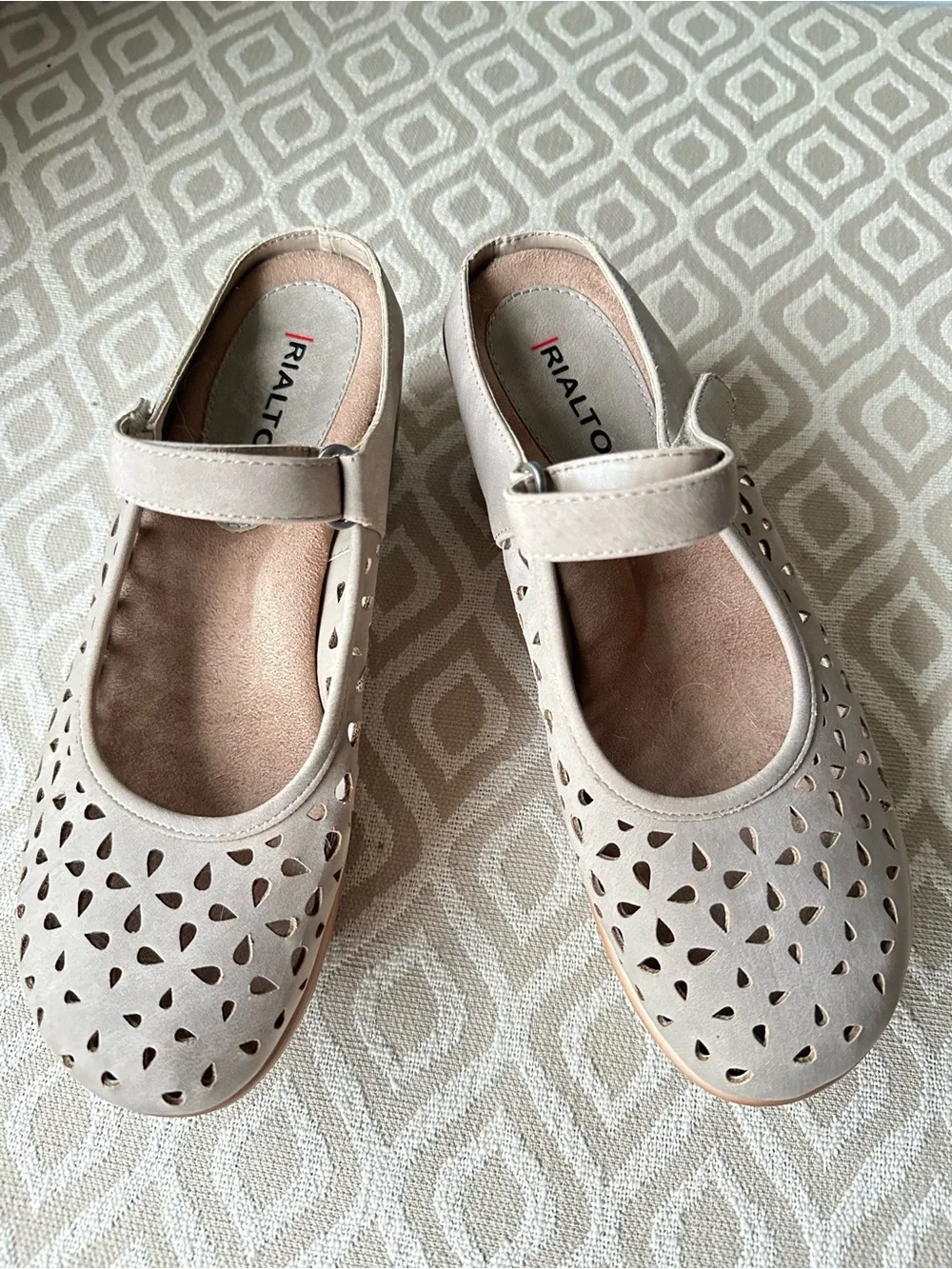 Rialto Vienna Cutout Mary Jane Wedge Clogs Mules Taupe Grey Size 9M